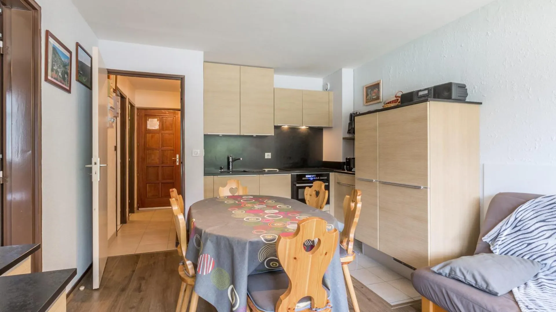 3***, 6 Voyageurs, A 150M Des Telecabines, Parking, Garage, A La Clusaz - Fr-1-304-117 0*,  France